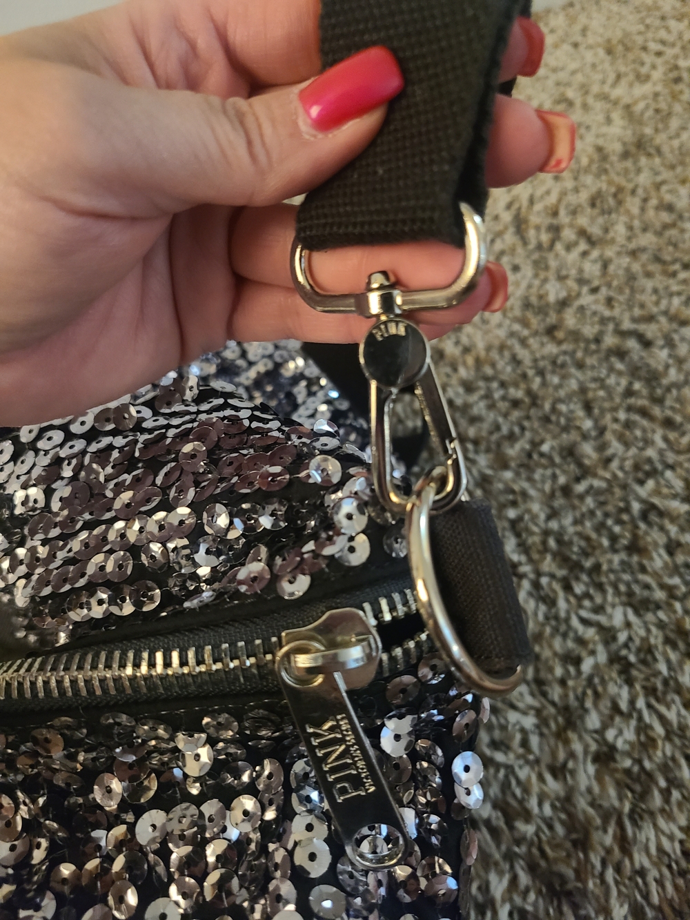 PINK Victoria's Secret Silver Sequin Weekender Bag with Black Straps - Offers - Picture 3 of 16